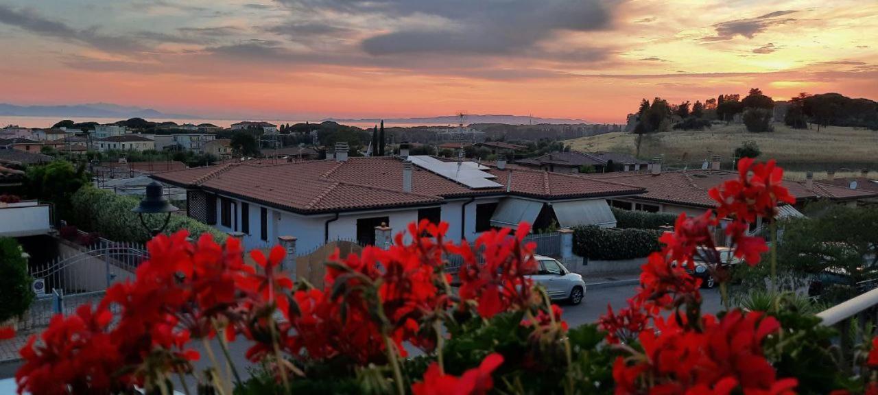 Casa D'Amare - A 600 Mt Dalla Spiaggia Follonica Exterior foto